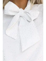 bílá dámská halenka v stylu s dlouhými rukávy, knoflíky a se stříbrným vzorem model 22124221 - numoco