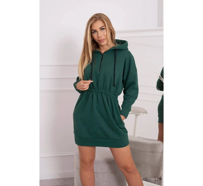 Zateplené šaty s kapucňou tmavo zelené Zateplené šaty s kapucňou tmavo zelené