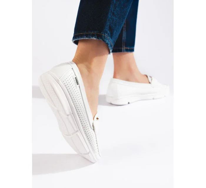 Pohodlné biele dámske mokasíny bez podpätku Pohodlné biele dámske mokasíny bez podpätku