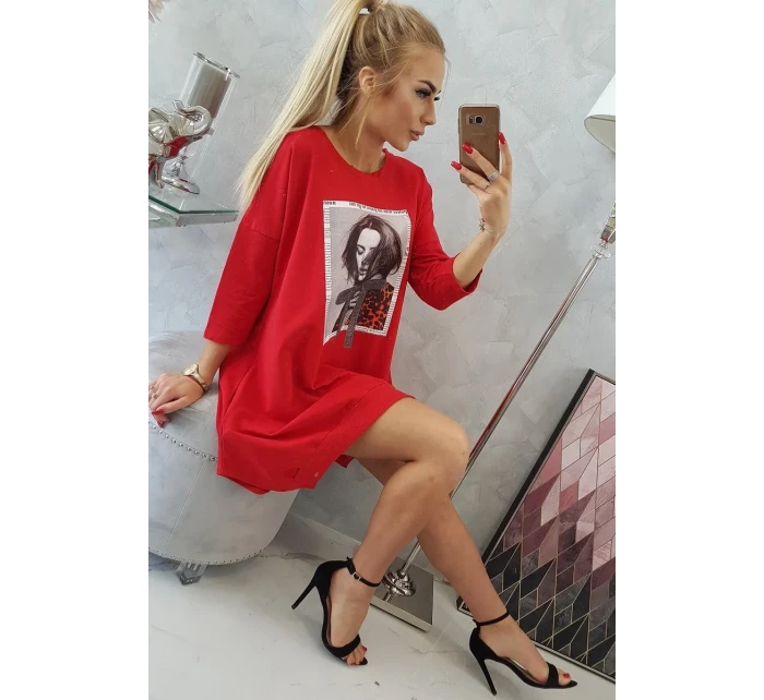 Šaty s potlačou a rozšírenou spodnou časťou červené