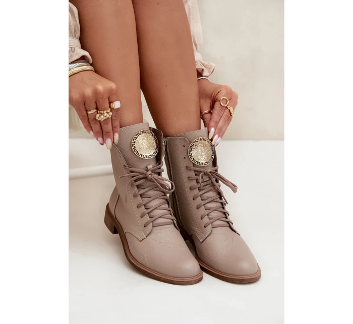 Skórzane Botki Damskie Na Płaskim Obcasie Ze Złotym Detalem Zazoo 3084 Beżowe