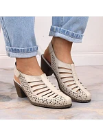 Kožené sandály na podpatku W model 22050556 beige - Rieker Kožené sandály na podpatku W model 22050556 beige - Rieker