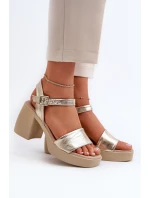 model 21655608 Dámské Kožené Sandály Na Klínu Zlaté - Zazoo