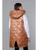 Prešívaná dámska vesta v karamelovej farbe (B8127-14)