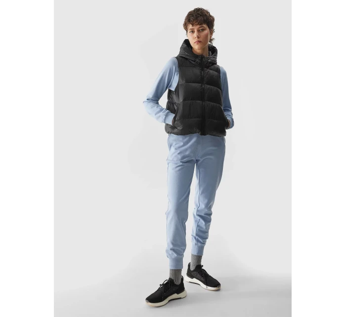 Dámská péřová vesta s výplní ze model 20437789 peří černá - 4F Dámská péřová vesta s výplní ze model 20437789 peří černá - 4F