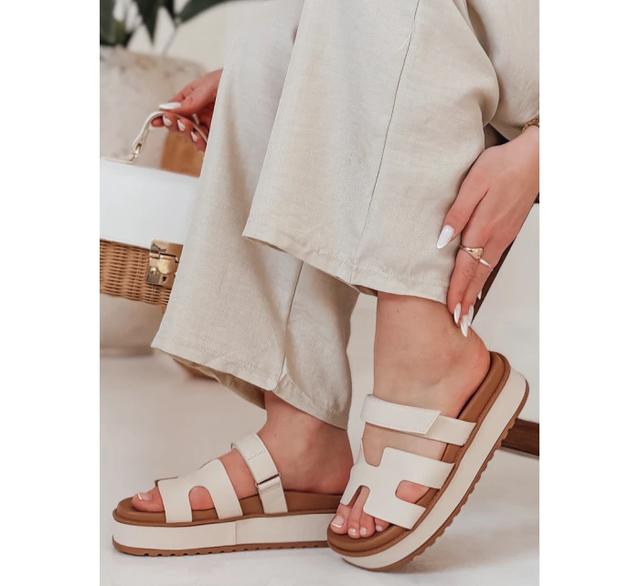 Dámské žabky na suchý zip beige Dstreet model 21987010 - FashionStreet