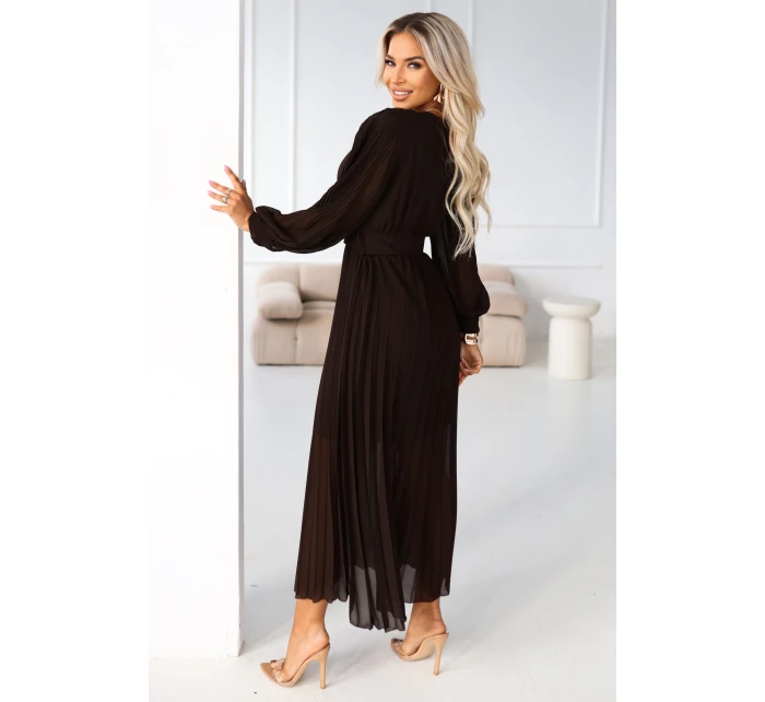 model 21787448 KLARA plisované elegantní midi šaty s páskem a výstřihem čokoládové - numoco basic