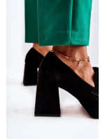 Semišové lodičky s ozdobným řetízkem model 21593258 černá - Laura Messi