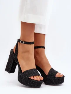 Sandále na podpätku model 194142 Vykročte štýlovo