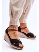 Dámské sandály na klínu Černá Daphne Dámské sandály na klínu Černá Daphne