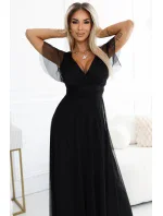 Černé dlouhé dámské šaty s výstřihem a krátkými rukávy model 20625782 - numoco basic Černé dlouhé dámské šaty s výstřihem a krátkými rukávy model 20625782 - numoco basic