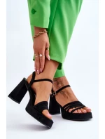 Sandále na podpätku model 179122 Vykročte štýlovo Sandále na podpätku model 179122 Vykročte štýlovo