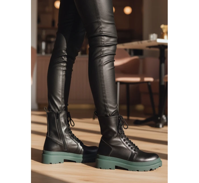 Dámské vázané boty černé Dstreet model 21994896 - FashionStreet Dámské vázané boty černé Dstreet model 21994896 - FashionStreet