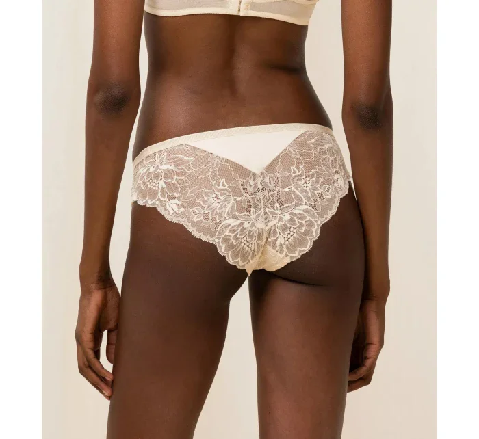 Dámske nohavičky Amourette Charm Brazilian01 krémové - TRIUMPH Dámske nohavičky Amourette Charm Brazilian01 krémové - TRIUMPH