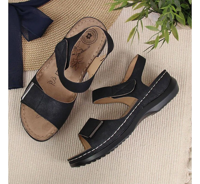 Sandály na podpatku W model 22112771 černé eVento - Inny