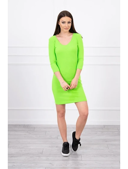 Přiléhavé šaty se zeleným model 18742742 výstřihem - K-Fashion
