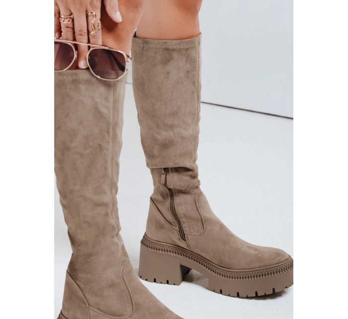 Dámské semišové kozačky na silné podrážce béžové Dstreet model 21993208 - FashionStreet