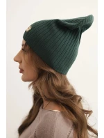 Dámská čepice s proužky a ozdobným knoflíkem s přídavkem vlny a modalu zelená Dámská čepice s proužky a ozdobným knoflíkem s přídavkem vlny a modalu zelená