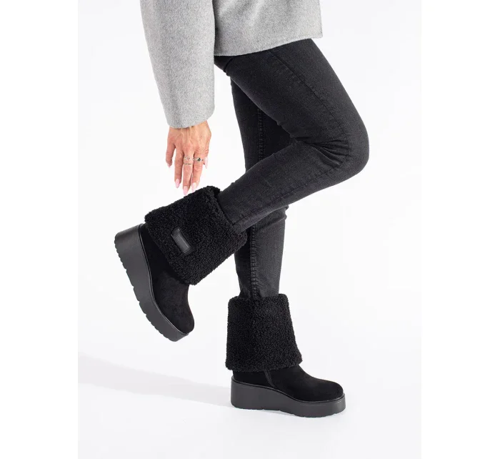 Moderné čierne dámske členkové topánky na klin