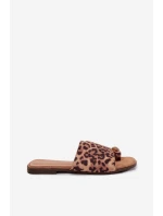 Dámske ploché papuče s ozdobnými detailmi z eko semišu s leopardím vzorom Selavine
