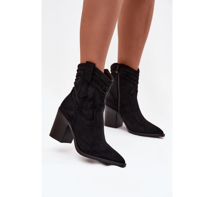 Topánky na podpätku model 219243 Krok vo veľkom štýle Topánky na podpätku model 219243 Krok vo veľkom štýle