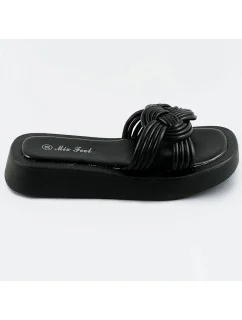 Čierne dámske šľapky s plochou podrážkou (CM-49)