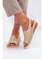 Dámské kožené sandály na klínu model 21696009 béžové - Artiker Dámské kožené sandály na klínu model 21696009 béžové - Artiker