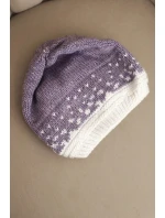Dámska zimná vlnená čiapka s geometrickým vzorom K477 fialová + biela