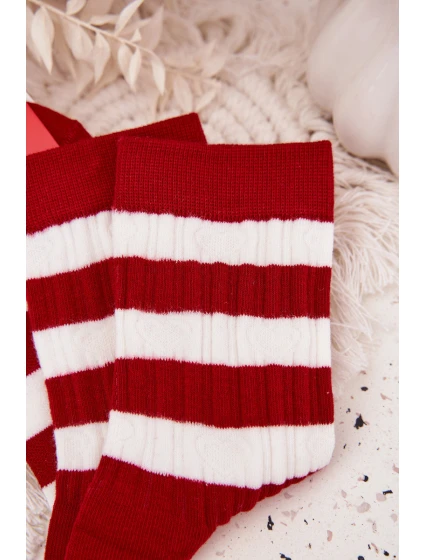 Dámske vianočné ponožky s červenými a bielymi pruhmi Dámske vianočné ponožky s červenými a bielymi pruhmi