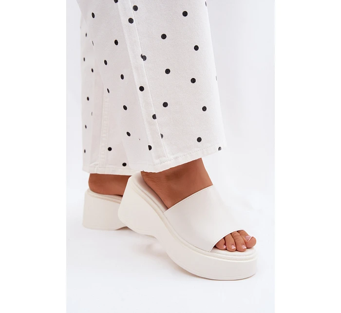 Dámské nazouváky na platformě bílé Virelia