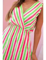 Dámske bavlnené šaty s farebnými pruhmi v neónovo zelenej farbe