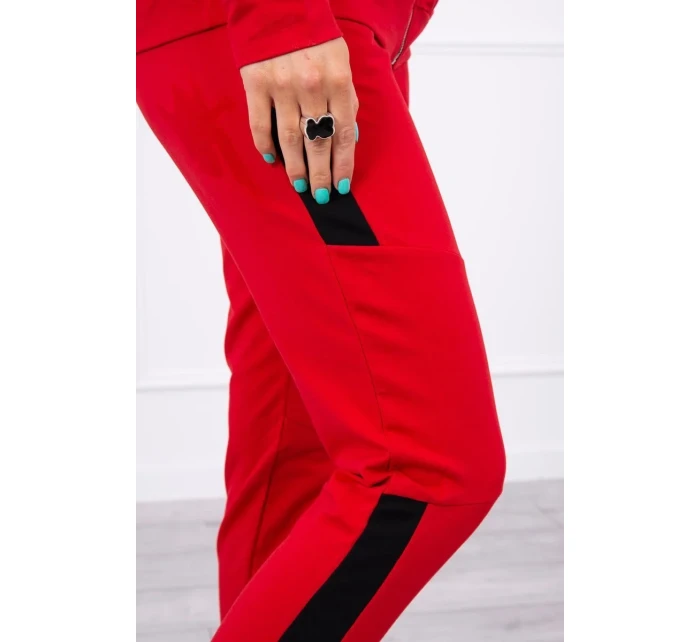 Športová sada s pruhmi červená