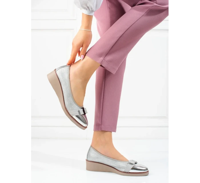 Moderní lodičky model 18184314 dámské na klínku - W. POTOCKI Moderní lodičky model 18184314 dámské na klínku - W. POTOCKI