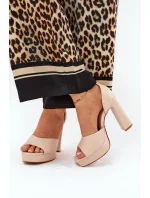 Sandále na podpätku model 209909 Vykročte štýlovo Sandále na podpätku model 209909 Vykročte štýlovo