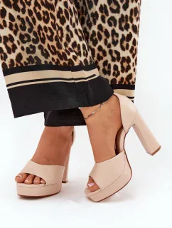 Sandále na podpätku model 209909 Vykročte štýlovo