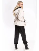 Krátká béžová dámská bunda s páskem model 17032530 - Ann Gissy Krátká béžová dámská bunda s páskem model 17032530 - Ann Gissy