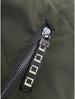 Krátká dámská bunda v army barvě se stojáčkem model 18848658 - J.STYLE Krátká dámská bunda v army barvě se stojáčkem model 18848658 - J.STYLE