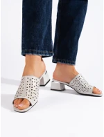 Luxusné strieborné dámske papuče na širokom podpätku Luxusné strieborné dámske papuče na širokom podpätku