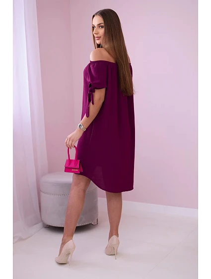 Šaty viazané na rukávy slivka