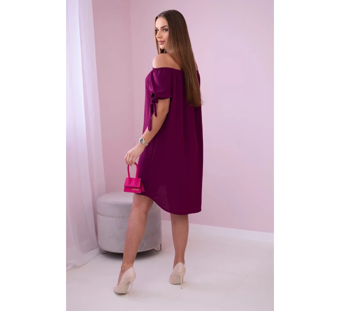 Šaty vázané na rukávech švestka