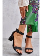 Lesklé sandály na podpatku Černé model 21608002 - Boto Lesklé sandály na podpatku Černé model 21608002 - Boto