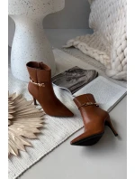 Dámské kotníkové boty na jehlovém podpatku s páskem a zlatým zateplené Camel model 21710800 - Boto