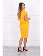 Šaty s obálkovým spodním dílem v hořčicové barvě