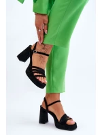 Sandále na podpätku model 179122 Vykročte štýlovo Sandále na podpätku model 179122 Vykročte štýlovo