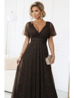 635-4 MELANIA dlhé lesklé šaty s výstrihom a krátkymi rukávmi - čokoládové