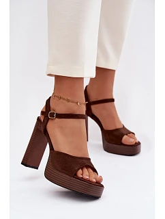 Sandále na podpätku model 226119 Krok vo veľkom štýle