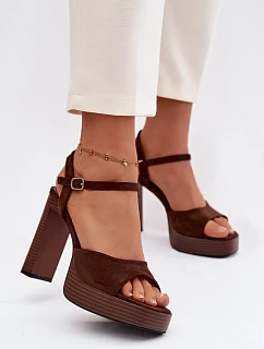 Sandále na podpätku model 226119 Krok vo veľkom štýle