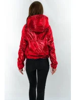 Lesklá červená prešívaná dámska bunda s kapucňou (B9560)