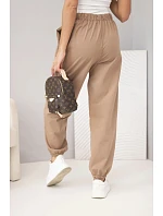Dámské bavlněné kalhoty s vysokým pasem a ozdobným knoflíkem model 22294704 - K-Fashion Dámské bavlněné kalhoty s vysokým pasem a ozdobným knoflíkem model 22294704 - K-Fashion