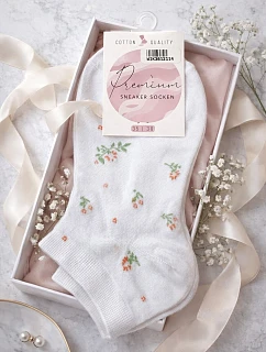 WiK 36121 Dámske kvetinové topánky 35-42